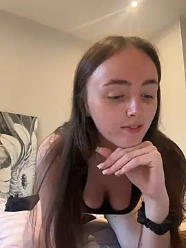 TayLovesxx online show from 06-22-26, 08:06