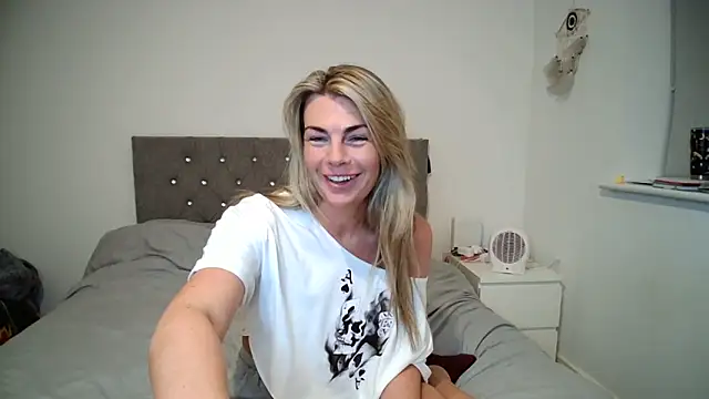 Scarlett the girlnextdoor online show from 03-18-26, 09:40
