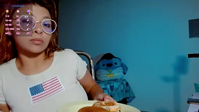 Snapshot of Princess_Venus chatting on 03-12-26, 05:57 Princess Venus online show from 03-12-26, 05:57