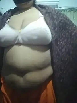 momo loves online show from 02-07-26, 06:11