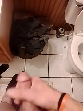 Snapshot of dannyK1505- chatting on 01-10-26, 11:53 dannyK1505- online show from 01-10-26, 11:53