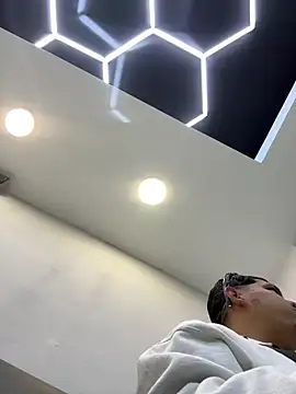 Snapshot of Steven24r30 chatting on 01-19-26, 01:37 Steven24r30 online show from 01-19-26, 01:37