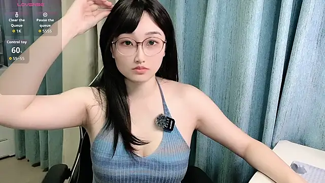 Snapshot of LuLu-lll chatting on 03-22-26, 05:16 LuLu-lll online show from 03-22-26, 05:16