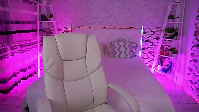 CrystalVibe online show from 06-20-26, 05:43