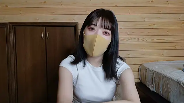 Snapshot of minami_room chatting on 07-05-26, 01:40 minami room online show from 07-05-26, 01:40