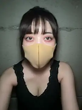 Snapshot of minami_room chatting on 08-06-26, 12:40 minami room online show from 08-06-26, 12:40
