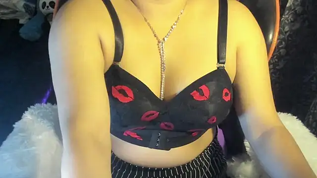 Snapshot of Tannushree chatting on 03-09-26, 06:01 Tannushree online show from 03-09-26, 06:01