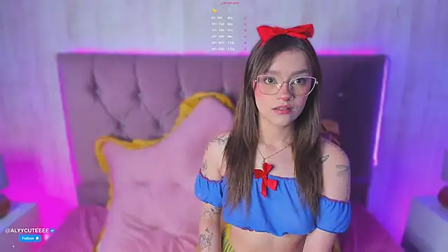 Snapshot of alyy_cut3 chatting on 02-25-26, 08:07 alyy cut3 online show from 02-25-26, 08:07