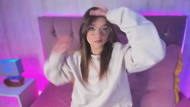 Snapshot of alyy_cut3 chatting on 02-26-26, 08:08 alyy cut3 online show from 02-26-26, 08:08