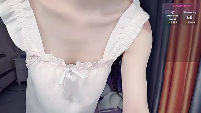 Snapshot of NolanMia chatting on 05-10-26, 01:55 NolanMia online show from 05-10-26, 01:55