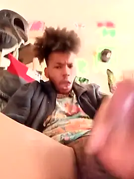 Snapshot of Corrall98 chatting on 04-05-26, 12:46 Corrall98 online show from 04-05-26, 12:46