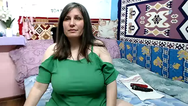 Adelinemilf online show from 04-19-26, 05:01