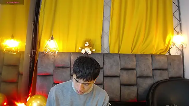 Snapshot of Maik_Russo chatting on 02-15-26, 11:45 Maik Russo online show from 02-15-26, 11:45