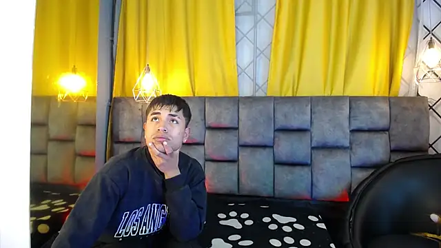 Snapshot of Maik_Russo chatting on 03-28-26, 10:59 Maik Russo online show from 03-28-26, 10:59