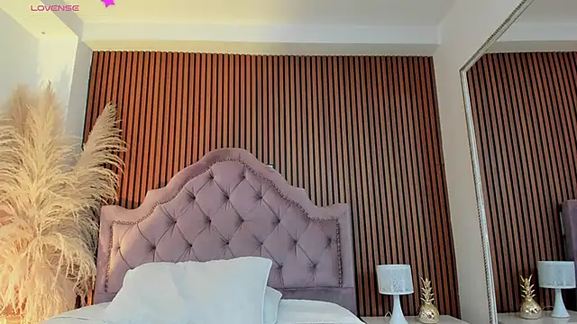 Violett hott  online show from 03-24-26, 12:43