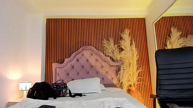 Violett hott  online show from 04-26-26, 12:58