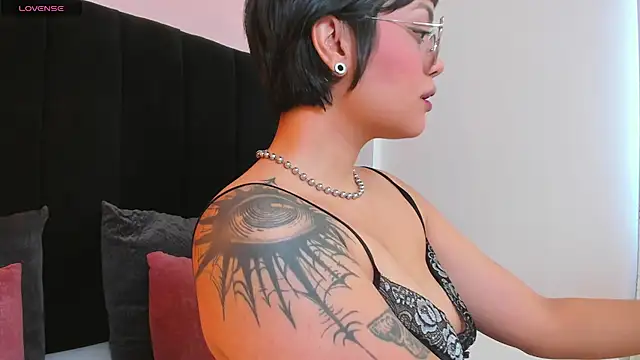 Snapshot of barbara_mmoon chatting on 03-11-26, 04:35 barbara mmoon online show from 03-11-26, 04:35