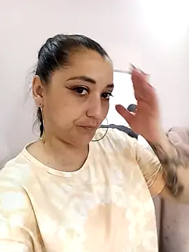 Snapshot of Sweett_Lu chatting on 02-13-26, 04:25 Sweett Lu online show from 02-13-26, 04:25