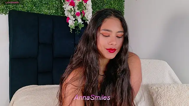 AnnaSmiles online show from 06-30-26, 07:04