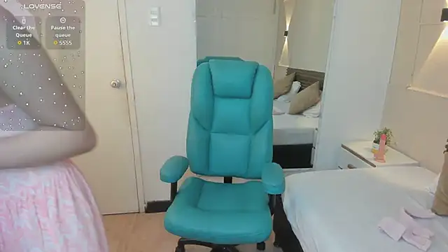 Snapshot of salome_diamond chatting on 02-06-26, 06:55 salome diamond online show from 02-06-26, 06:55