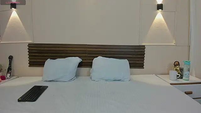 Snapshot of salome_diamond chatting on 02-19-26, 06:59 salome diamond online show from 02-19-26, 06:59