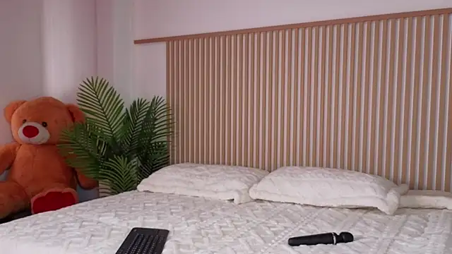 Snapshot of lia_corner chatting on 01-13-26, 07:30 lia corner online show from 01-13-26, 07:30