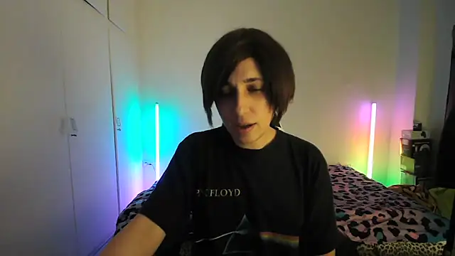 Snapshot of HoneyValentine chatting on 05-07-26, 07:52 HoneyValentine online show from 05-07-26, 07:52