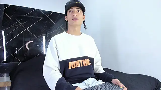 Snapshot of Treyk_king chatting on 01-18-26, 04:16 Treyk king online show from 01-18-26, 04:16