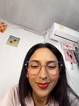 Snapshot of FrierenHot chatting on 03-17-26, 06:39 FrierenHot online show from 03-17-26, 06:39