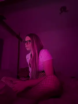 Snapshot of Sissy_celina1 chatting on 03-06-26, 07:32 Sissy celina1 online show from 03-06-26, 07:32