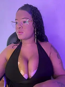 Snapshot of Antonella_03s chatting on 01-17-26, 08:12 Antonella 03s online show from 01-17-26, 08:12