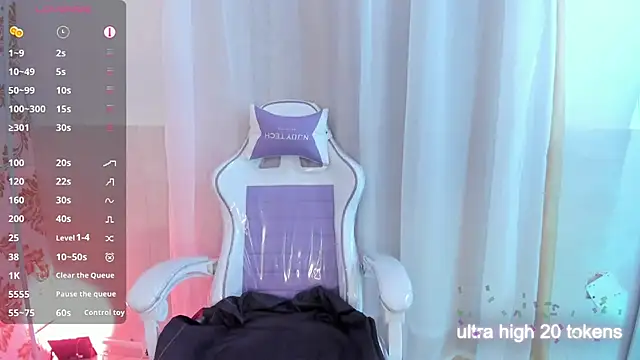 Snapshot of pinky__bunny chatting on 02-25-26, 03:05 pinky bunny online show from 02-25-26, 03:05