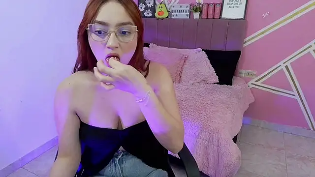 Snapshot of Natasha_Romanof18 chatting on 03-09-26, 03:10 Natasha Romanof18 online show from 03-09-26, 03:10