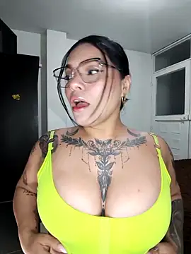 Snapshot of brenda_palacio chatting on 02-16-26, 02:18 brenda palacio online show from 02-16-26, 02:18