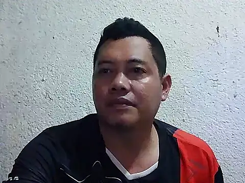 Snapshot of UrAsianGuy90 chatting on 01-06-26, 04:05 UrAsianGuy90 online show from 01-06-26, 04:05