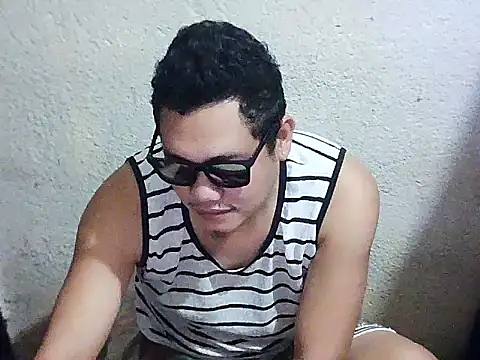 Snapshot of UrAsianGuy90 chatting on 02-08-26, 04:05 UrAsianGuy90 online show from 02-08-26, 04:05