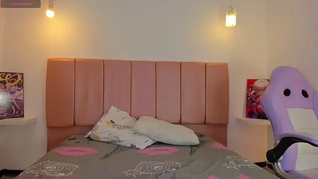 Snapshot of Iamcami_ chatting on 02-11-26, 08:36 Iamcami online show from 02-11-26, 08:36