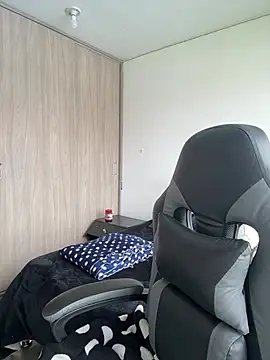 Snapshot of crystal_dlun chatting on 02-06-26, 03:15 crystal dlun online show from 02-06-26, 03:15