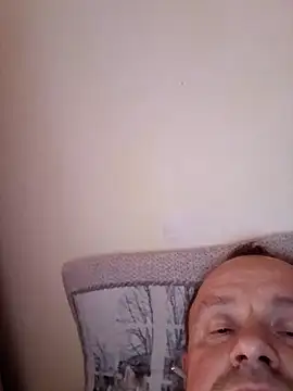 Snapshot of kanos71 chatting on 05-07-26, 04:51 kanos71 online show from 05-07-26, 04:51