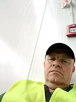 Snapshot of kanos71 chatting on 05-15-26, 05:36 kanos71 online show from 05-15-26, 05:36