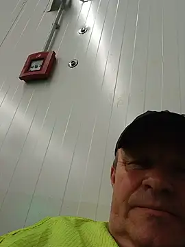 Snapshot of kanos71 chatting on 05-27-26, 10:45 kanos71 online show from 05-27-26, 10:45