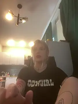 Snapshot of DriveThruDolls chatting on 01-17-26, 11:15 DriveThruDolls online show from 01-17-26, 11:15