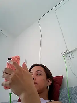 Snapshot of ofjuliaa chatting on 01-10-26, 06:31 ofjuliaa online show from 01-10-26, 06:31