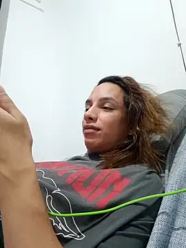 ofjuliaa online show from 04-26-26, 10:51