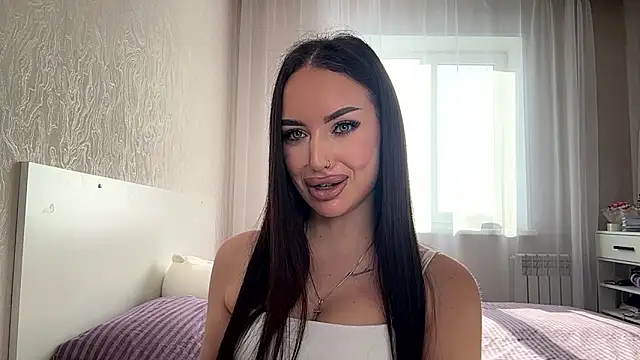 Snapshot of QueenGelik chatting on 02-11-26, 03:11 QueenGelik online show from 02-11-26, 03:11