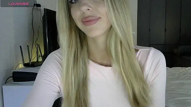 LizaSweetyq online show from 04-24-26, 11:01