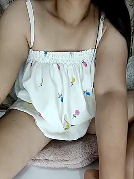 linhha23 online show from 04-29-26, 03:27