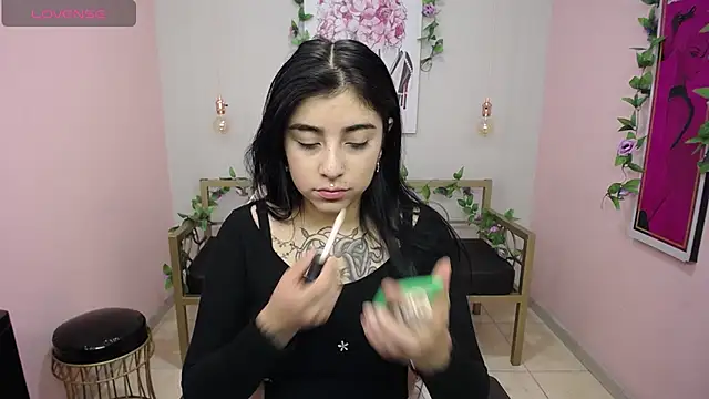 Snapshot of Adri_gomez_x chatting on 07-28-26, 12:12 Adri gomez x online show from 07-28-26, 12:12
