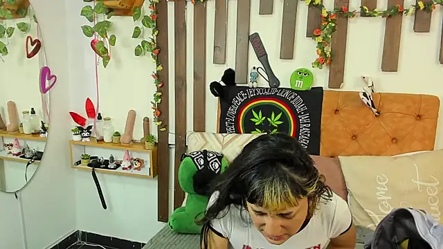 MeowMota  online show from 07-28-26, 06:20