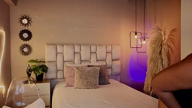 Snapshot of _liiss chatting on 02-17-26, 11:07 liiss online show from 02-17-26, 11:07